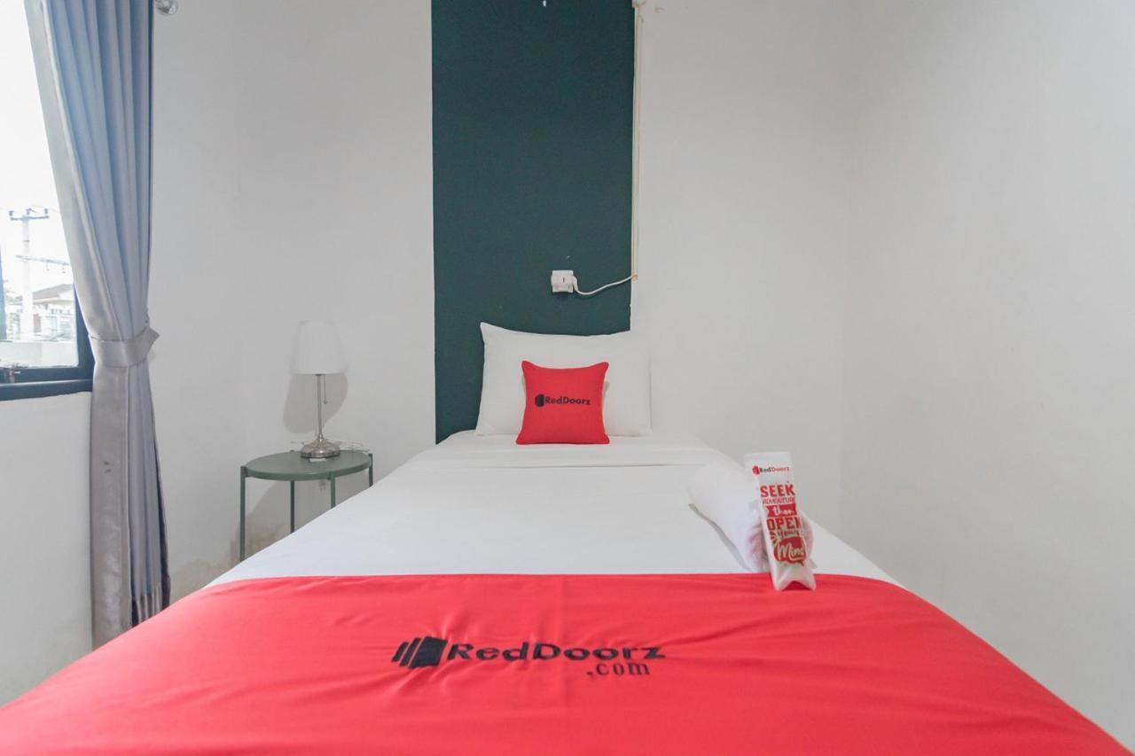 Reddoorz At Sani Guest House Balikpapan מראה חיצוני תמונה